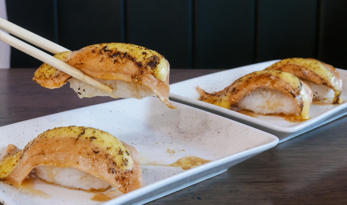 Salmon Aburi