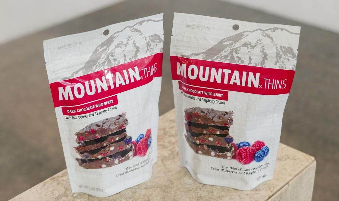 Mountain Thins Dark Chocolate Wild Berry